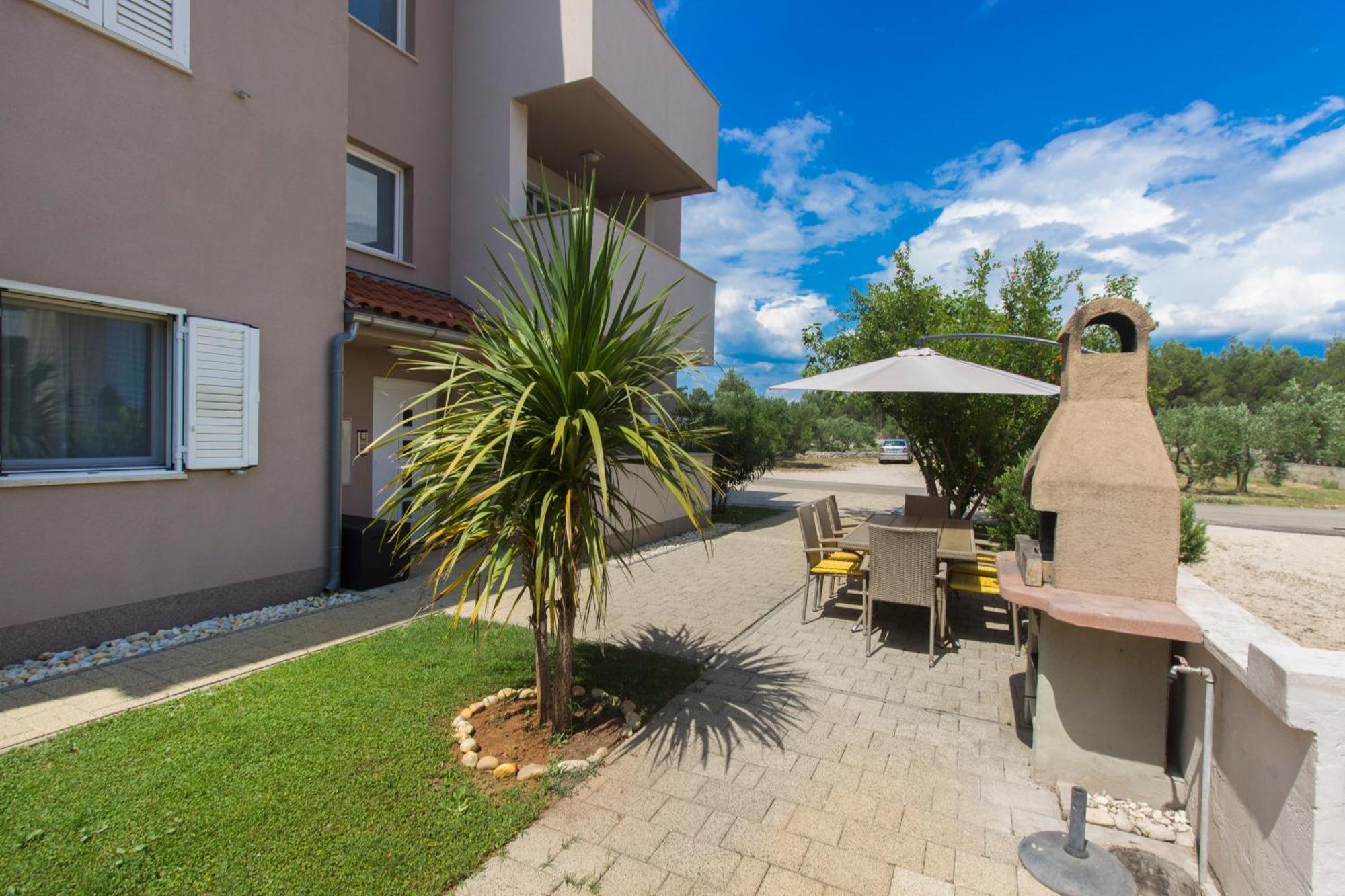 Apartmani Gnjidic ซรีมา ภายนอก รูปภาพ