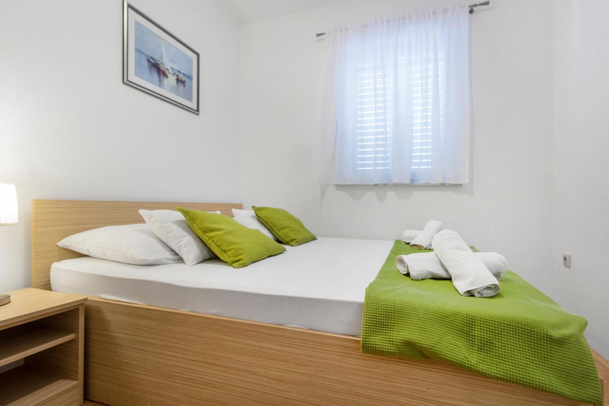 Apartmani Gnjidic ซรีมา ภายนอก รูปภาพ