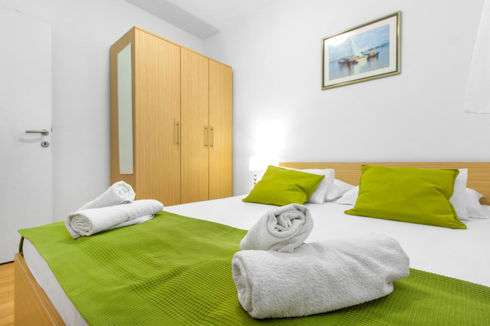 Apartmani Gnjidic ซรีมา ภายนอก รูปภาพ