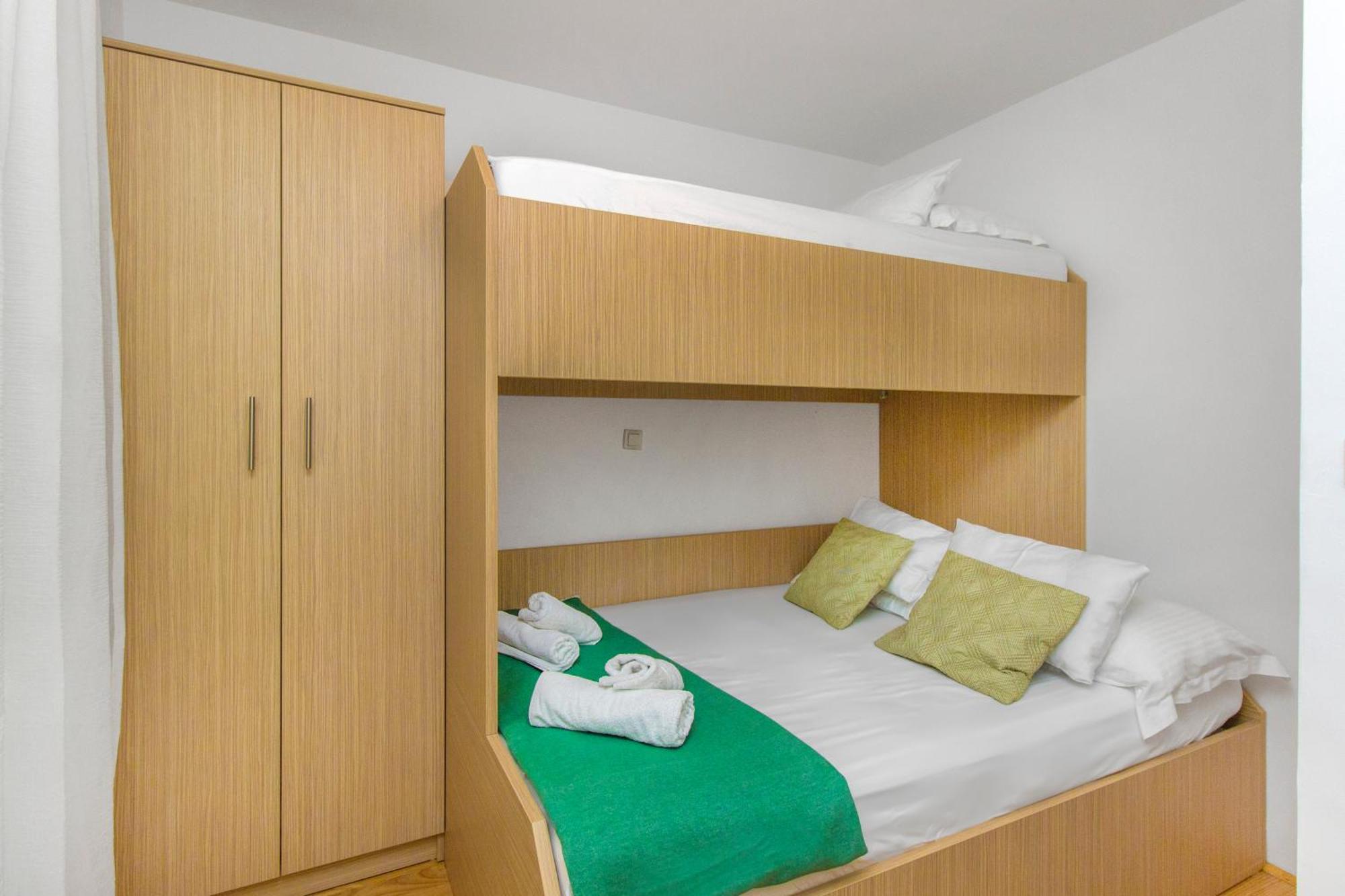 Apartmani Gnjidic ซรีมา ภายนอก รูปภาพ