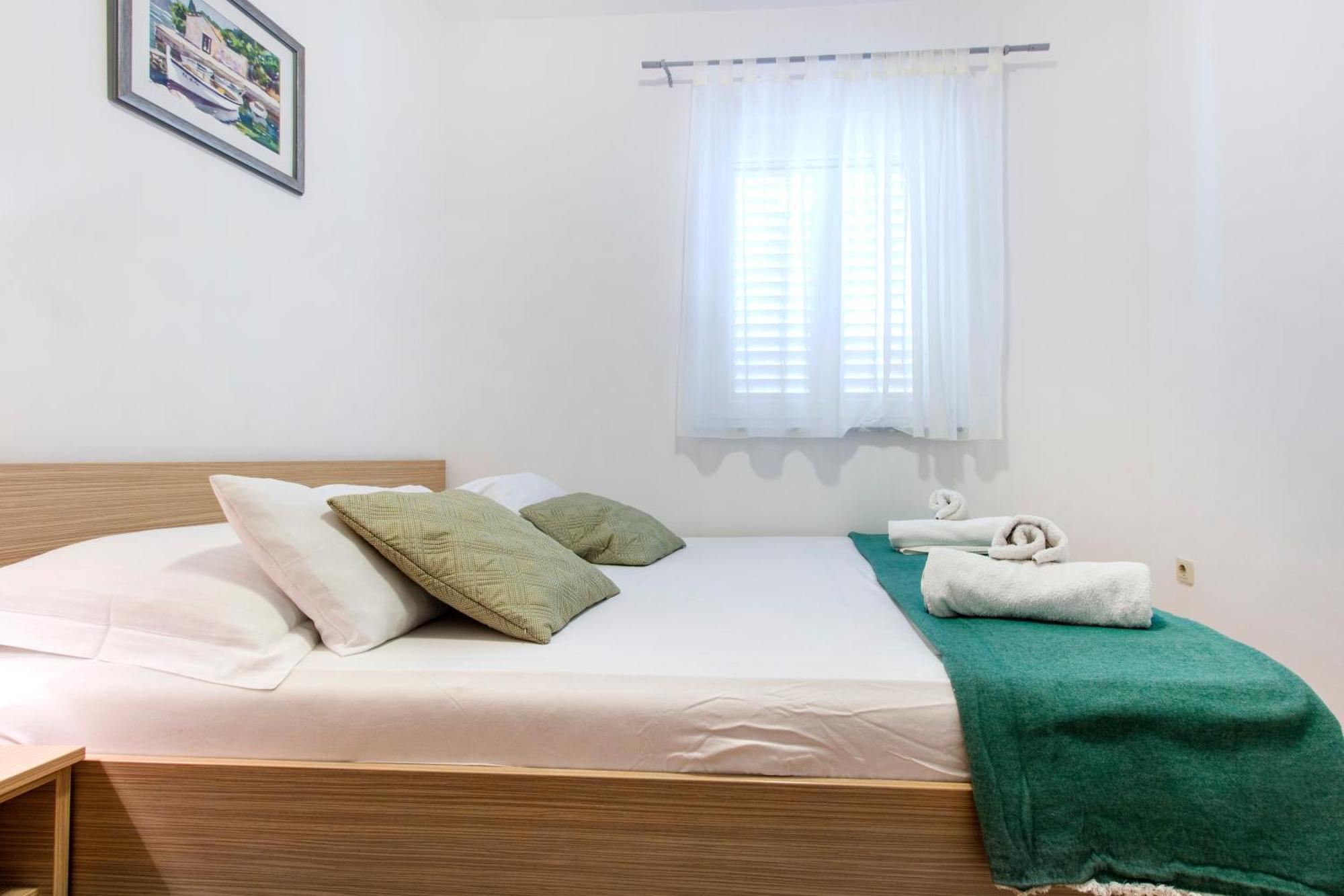 Apartmani Gnjidic ซรีมา ภายนอก รูปภาพ
