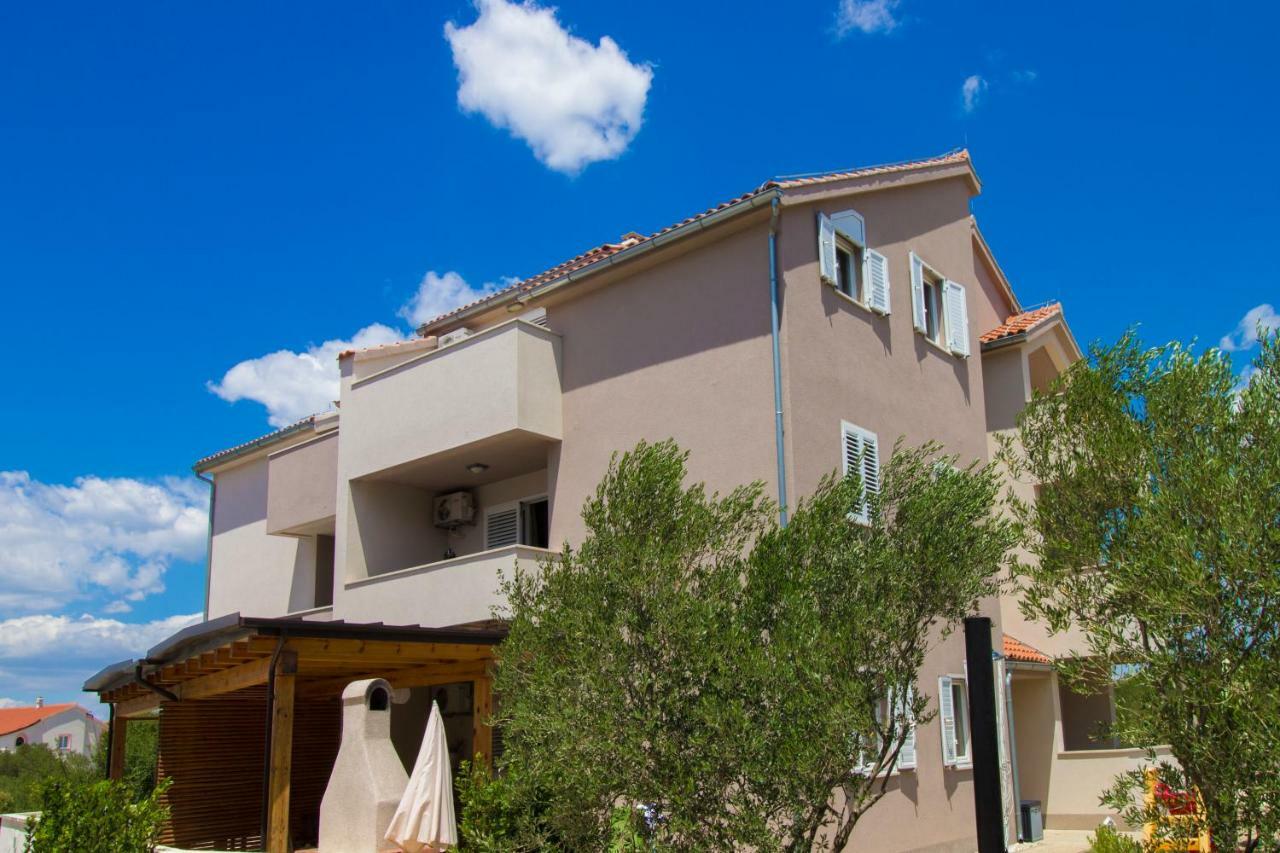 Apartmani Gnjidic ซรีมา ภายนอก รูปภาพ