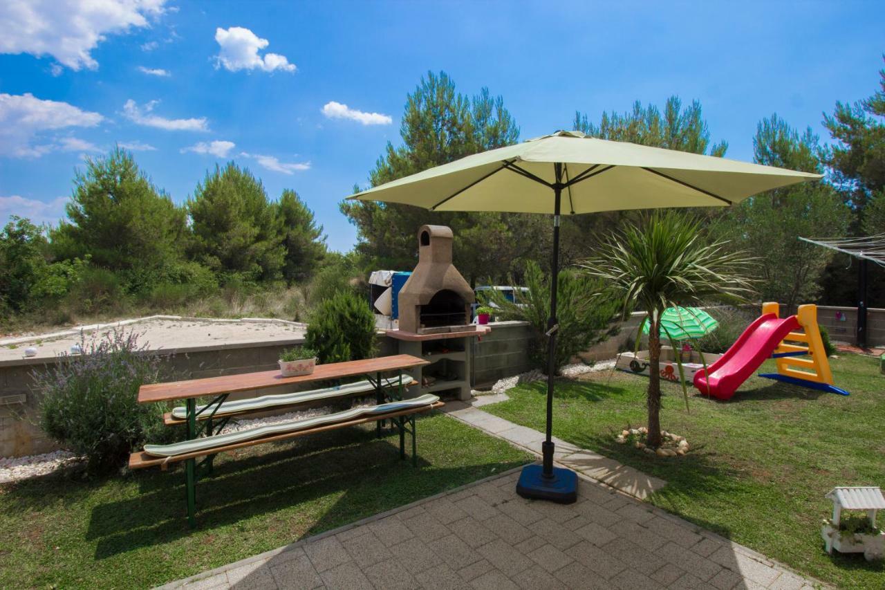 Apartmani Gnjidic ซรีมา ภายนอก รูปภาพ